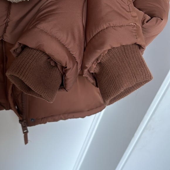 Aeropostale Heavy Weight Cropped Hooded Puffer Jacket Tan Color Size medium - Picture 11 of 11